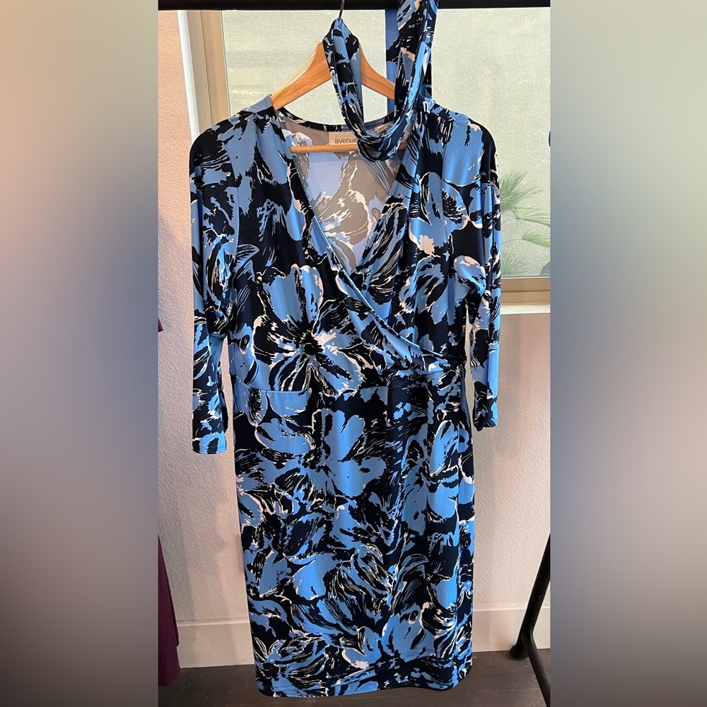 Avenue - Floral Dress - 14/16 - Like New!